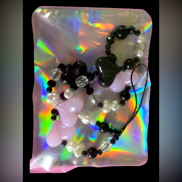 Accessories - Black and pink hearts phone charm